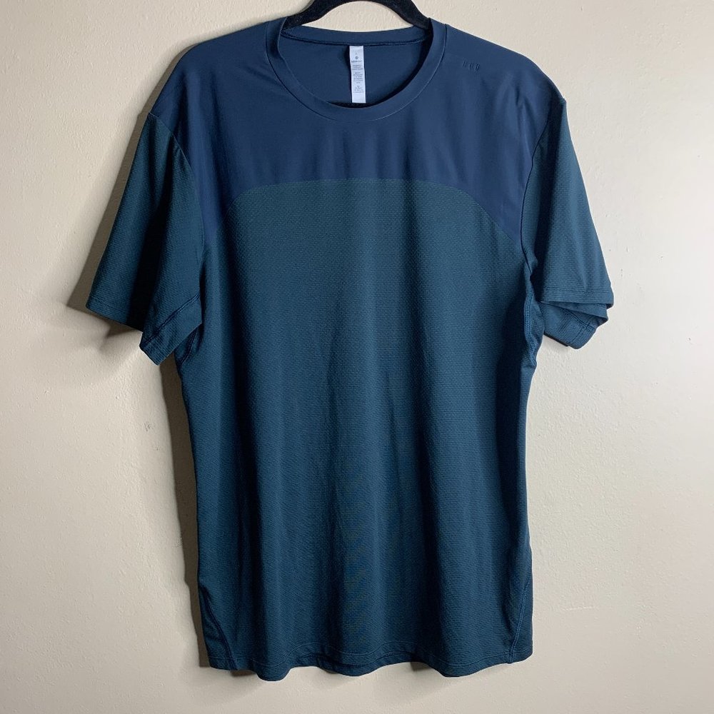 Lululemon Sz L Two Tone Workout Shirt